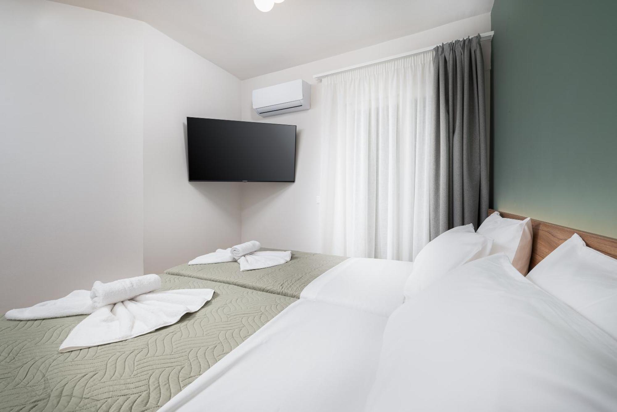 Makas Suites Limenas Chersonisou Exterior foto